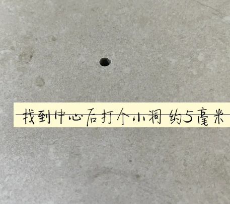 城步瓷砖空鼓维修公司专业解答在瓷砖铺贴过程中，如果砂料搅拌不均匀，将会带来以下问题